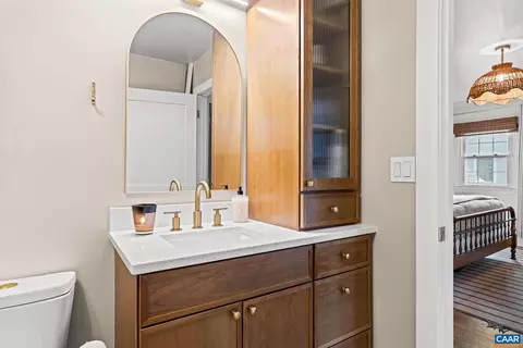Bath - 134 Belleview Ave, Orange, VA 22960 photo 4 of 5