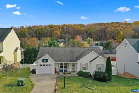 900 Geoffery St, Staunton, VA 24401