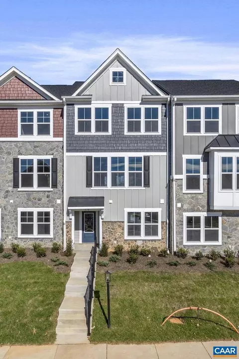 738 Park Ridge Dr, Crozet, VA 22932