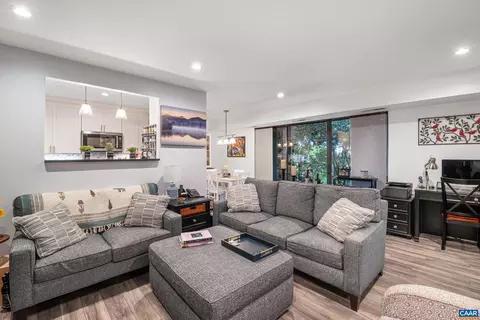 511 N 1st St #105, Charlottesville, VA 22902