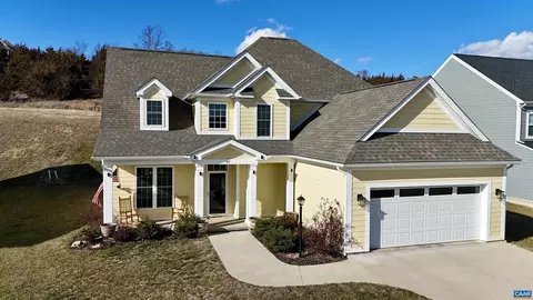 189 Windsor Dr, Fishersville, VA 22939