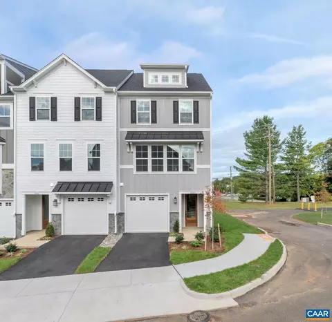 287 Gibraltar Dr, Waynesboro, VA 22980