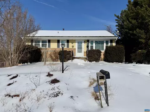 2405 Bare St, Staunton, VA 24401