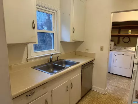 1115 E Jefferson St, Charlottesville, VA 22902 photo 4