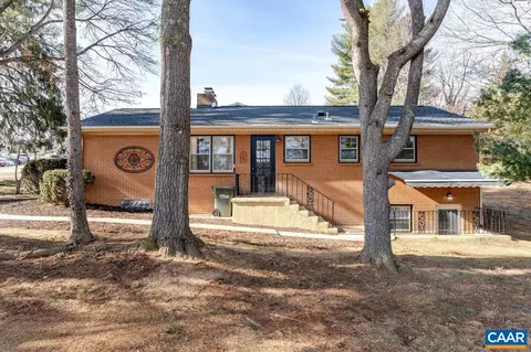 1408 N Coalter St, Staunton, VA 24401