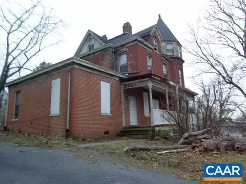 1040 Reservoir St, Waynesboro, VA 22980