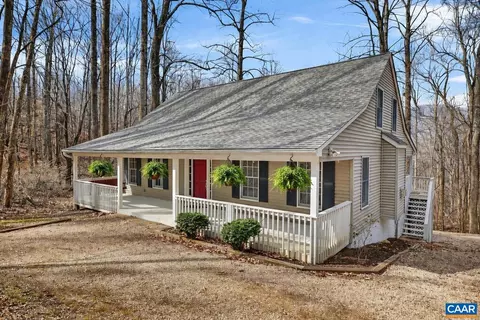 9 Dogwood Ln, Nellysford, VA 22958