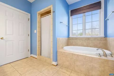 Bath - 381 Bybee Estates Ln, Palmyra, VA 22963 photo 3 of 8