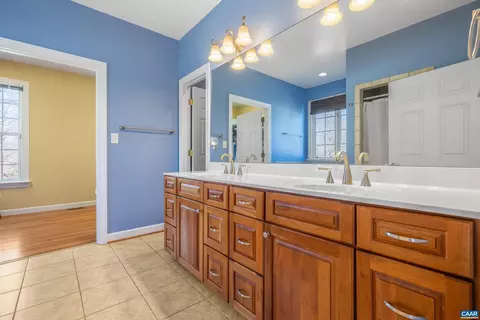Bath - 381 Bybee Estates Ln, Palmyra, VA 22963 photo 2 of 8