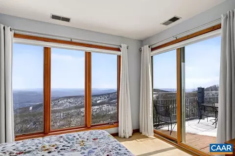 1551 Vistas Condos, Roseland, VA 22967