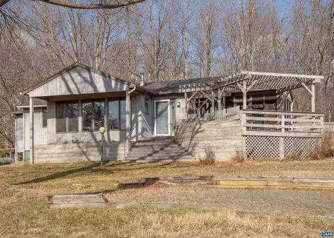 8268 Dick Woods Rd, Afton, VA 22920