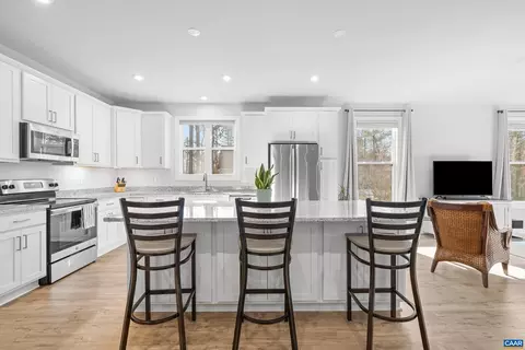 49 Pine Shadow Ct, Troy, VA 22974 photo 7