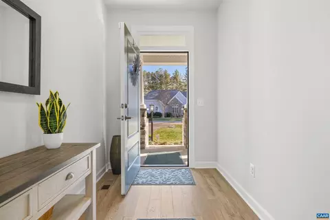 49 Pine Shadow Ct, Troy, VA 22974 photo 4