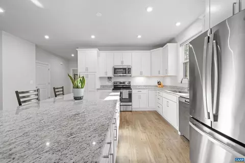 49 Pine Shadow Ct, Troy, VA 22974 photo 9