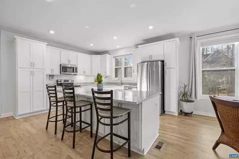 49 Pine Shadow Ct, Troy, VA 22974 photo 8
