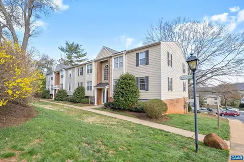1242 Villa Ln #D, Charlottesville, VA 22903