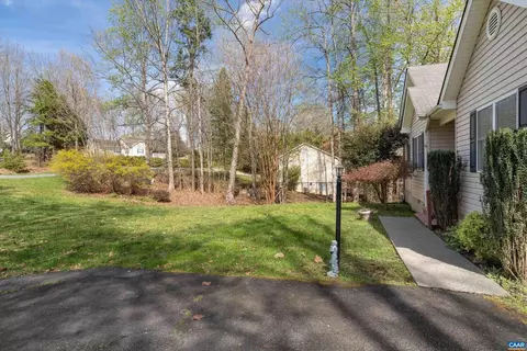 3 Brougham Rd, Palmyra, VA 22963 photo 4