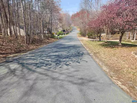 28 Jennings Dr, Palmyra, VA 22963