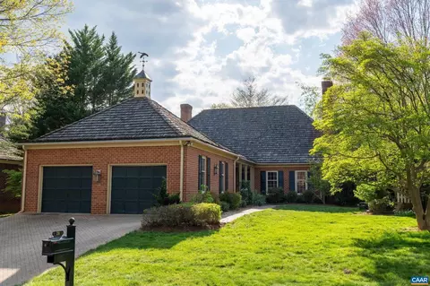 28 Ednam Village St, Charlottesville, VA 22903