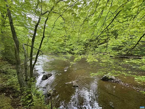 Hollywood Rd, Appomattox, VA 24522