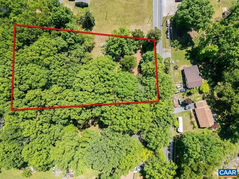 534 Dooms Crossing Rd, Waynesboro, VA 22980