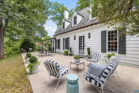 1868 Edgewood Ln, Charlottesville, VA 22903