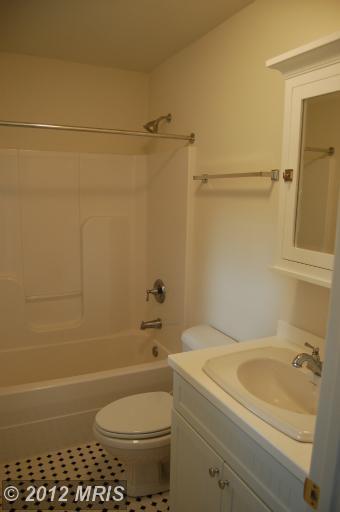 7025 Bay Front Dr, Annapolis, MD 21403 photo 1