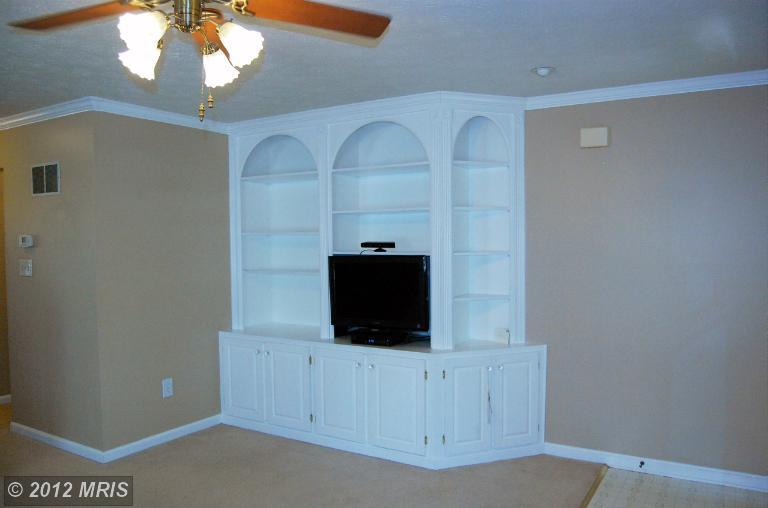 8211 Wapati Ct, Pasadena, MD 21122 photo 1