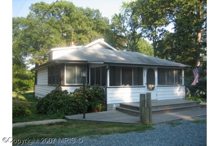 924 Walnut Ave, North Beach, MD 20714 photo 1