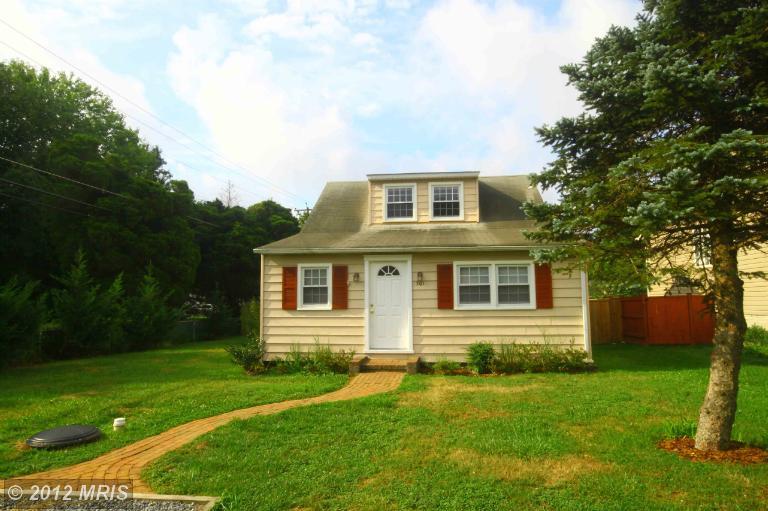 301 Lakeview Ave, Edgewater, MD 21037 photo 1