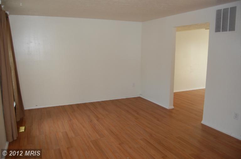 3559 Brickwall Ln, Pasadena, MD 21122 photo 1