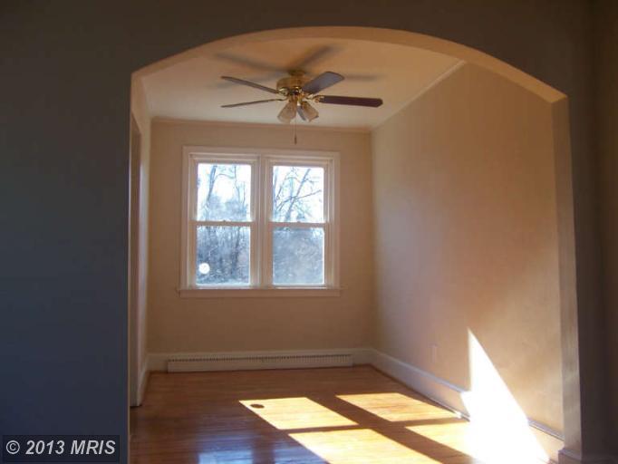 325 Forest Beach Rd, Annapolis, MD 21409 photo 1