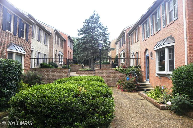 6058 Morgan Ct, Alexandria, VA 22312 photo 1