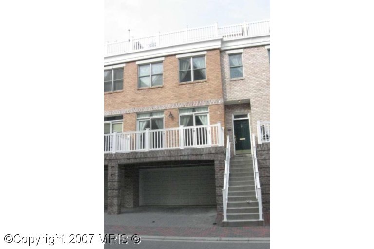 503 Harborview Dr, Baltimore, MD 21230 photo 1