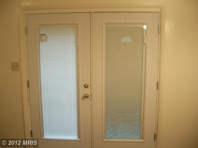 608 Gibson Rd, Baltimore, MD 21229 photo 1