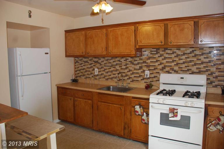 4889 Melbourne Rd, Baltimore, MD 21229 photo 1