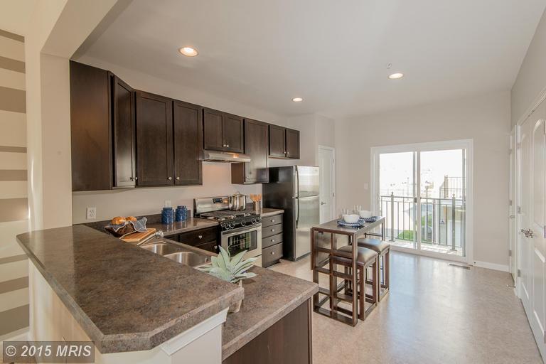 4405 Maple Wood Dr, Baltimore, MD 21229 photo 1
