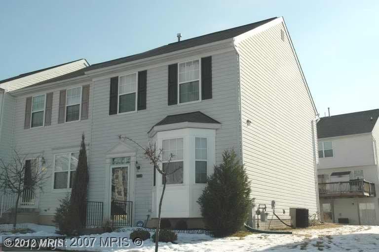 13 Gemstone Ct, Windsor Mill, MD 21244 photo 1