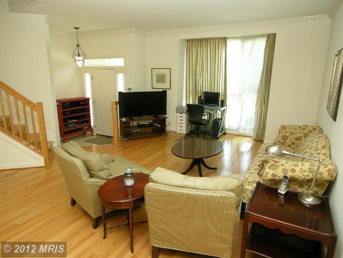 4 Taverngreen Ct, Baltimore, MD 21209 photo 1