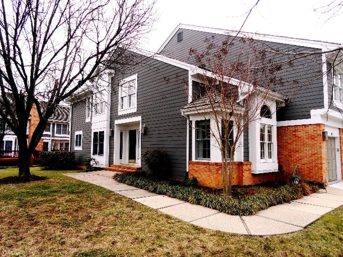 82 River Oaks Cir, Pikesville, MD 21208 photo 1