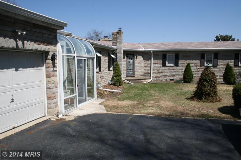 6632 Blackhead Rd, Middle River, MD 21220 photo 1