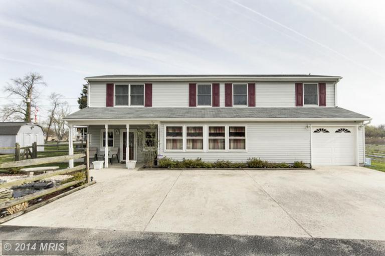 1337 E Riverside Ave, Essex, MD 21221 photo 1