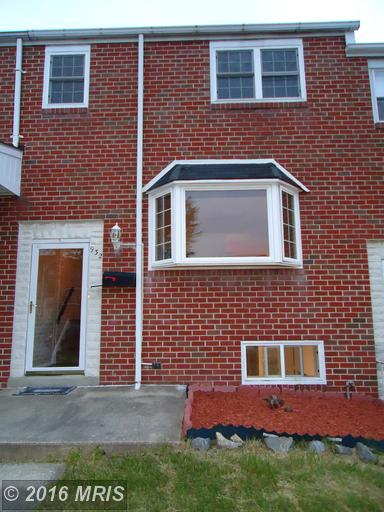 932 Regina Dr, Halethorpe, MD 21227 photo 1