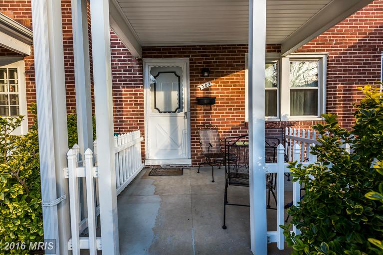 303 Westowne Rd, Baltimore, MD 21229 photo 1