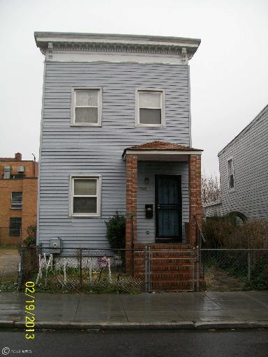 725 16th St NE, Washington, DC 20002 photo 1