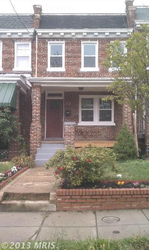 322 Douglas St NE, Washington, DC 20002 photo 1