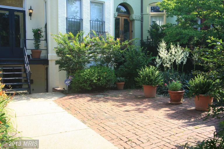 612 Capitol St NE #1, Washington, DC 20003 photo 1
