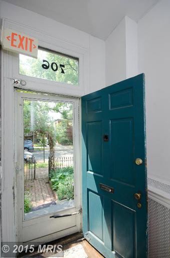 706 E St SE, Washington, DC 20003 photo 1