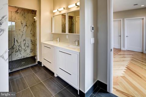 1345 K St SE #PH2, Washington, DC 20003 photo 12