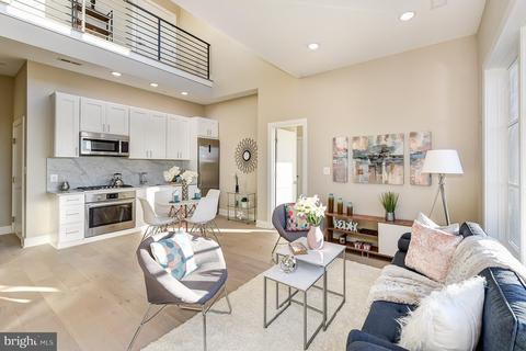 1009 17th St NE #PH1, Washington, DC 20002 photo 2